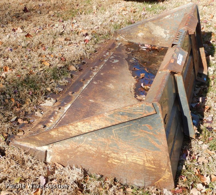 image for item EY9372 83"W skid steer bucket