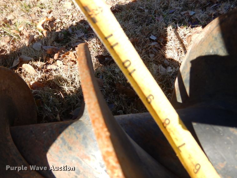 image for item EY9374 Lowe 750 Classic skid steer auger