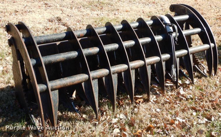 image for item EY9376 7'W skid steer grapple bucket