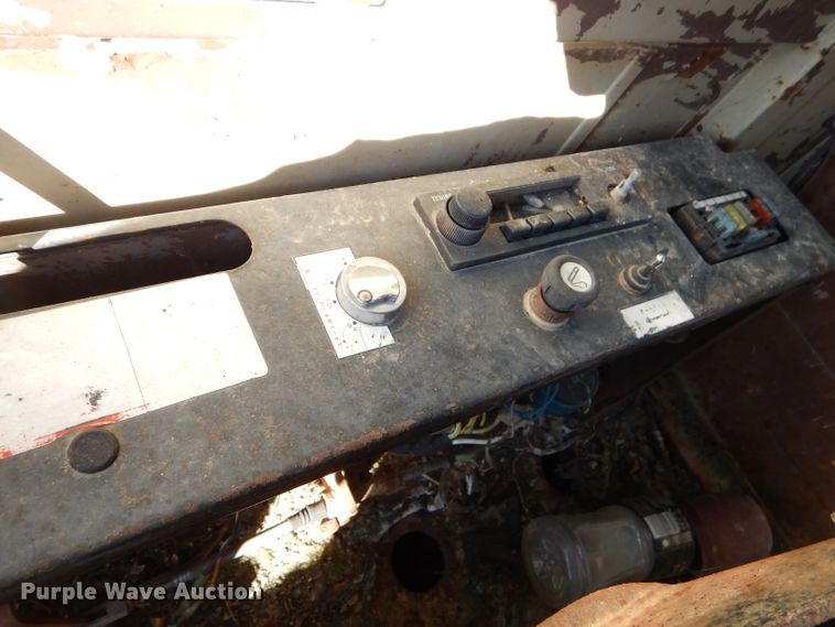 image for item EY9378 1984 Komatsu PC220LC excavator