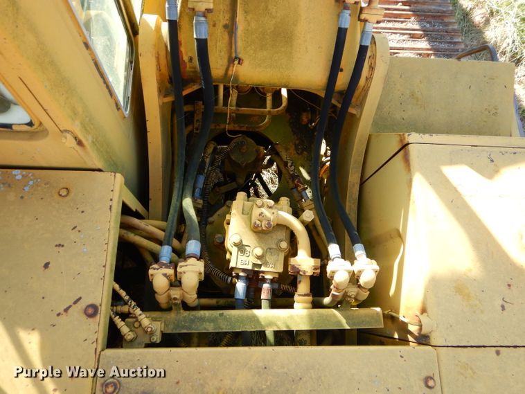 image for item EY9378 1984 Komatsu PC220LC excavator