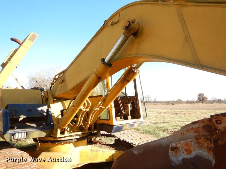 image for item EY9378 1984 Komatsu PC220LC excavator