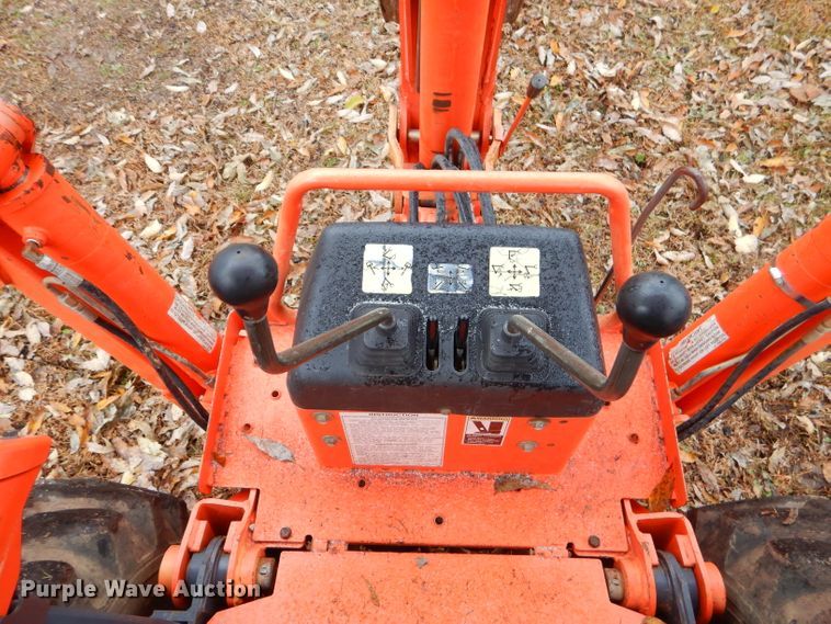 image for item FA9853 2006 Kubota L39 backhoe