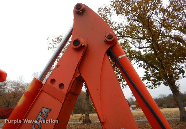 image for item FA9853 2006 Kubota L39 backhoe