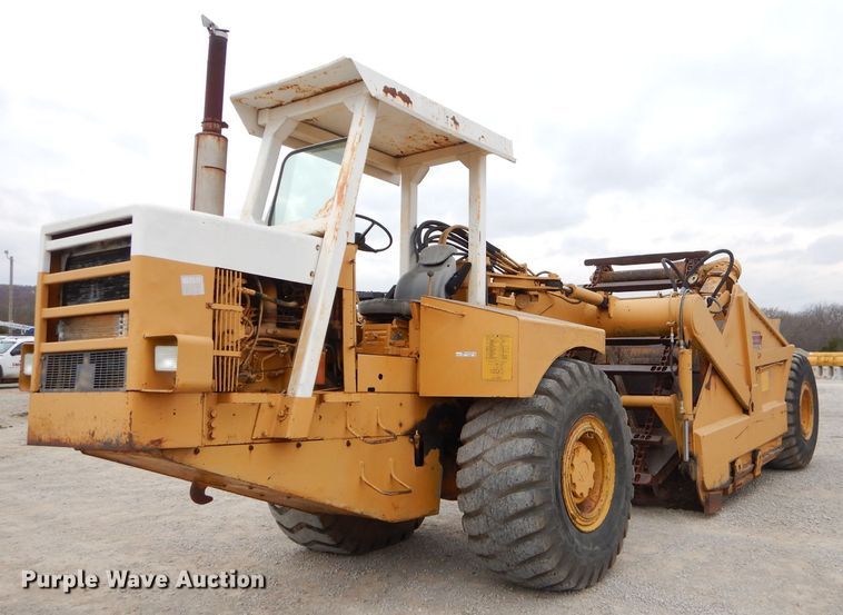 image for item FA9907 International elevating scraper