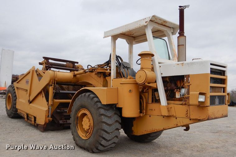 image for item FA9907 International elevating scraper