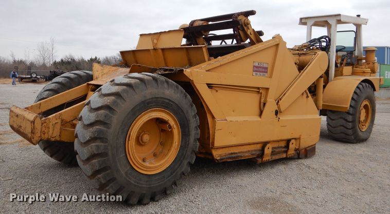 image for item FA9907 International elevating scraper