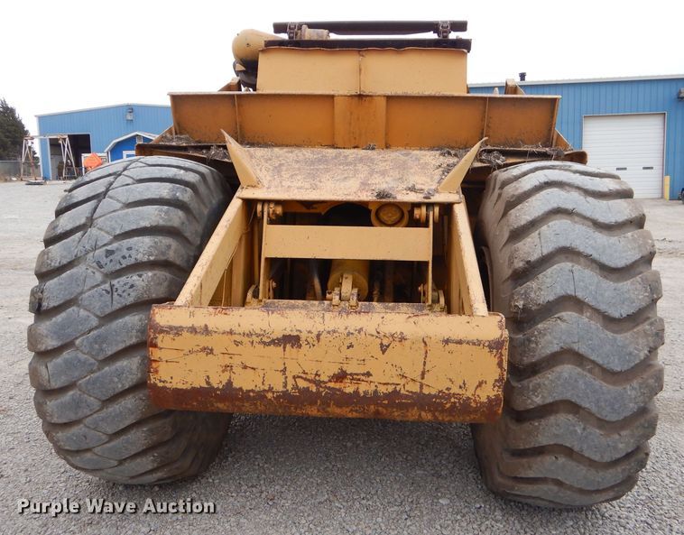 image for item FA9907 International elevating scraper