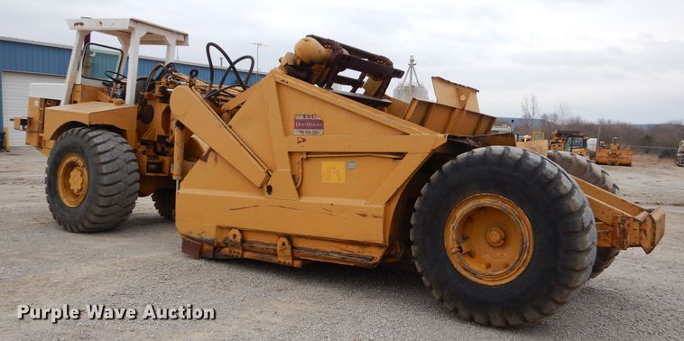 image for item FA9907 International elevating scraper