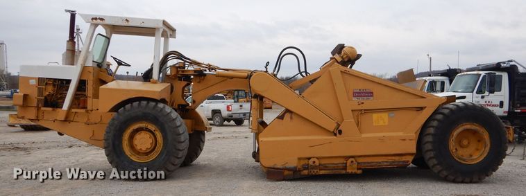 image for item FA9907 International elevating scraper