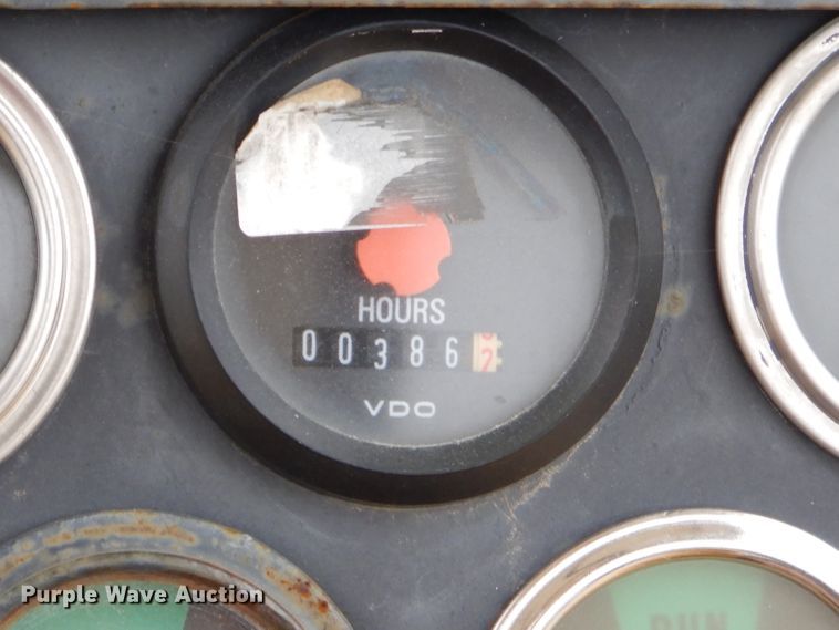 image for item FA9907 International elevating scraper