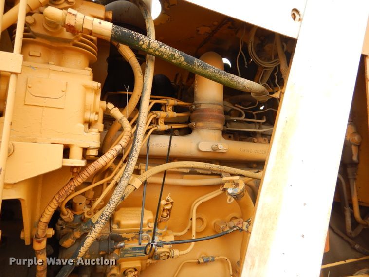 image for item FA9907 International elevating scraper