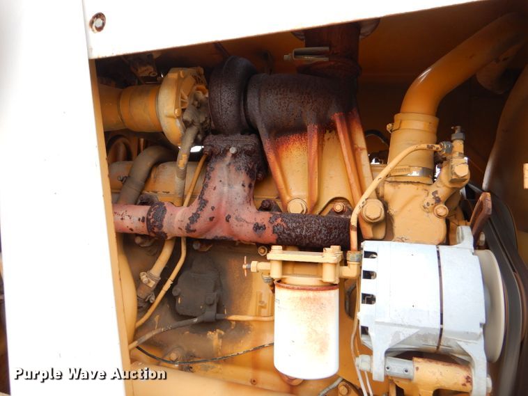 image for item FA9907 International elevating scraper