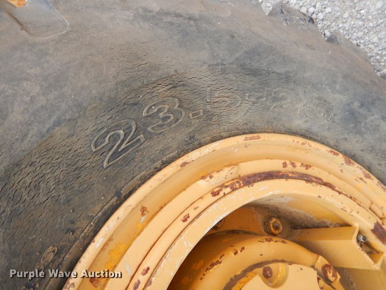 image for item FA9907 International elevating scraper