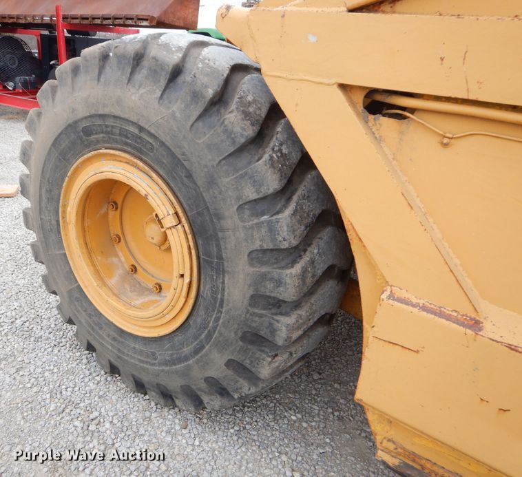 image for item FA9907 International elevating scraper