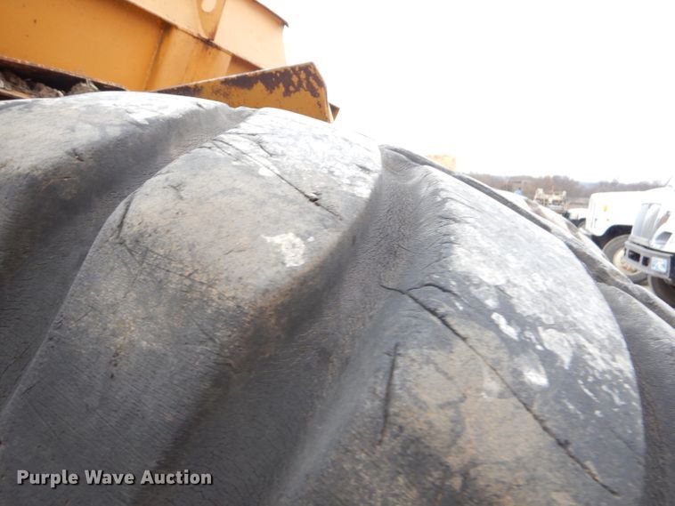 image for item FA9907 International elevating scraper