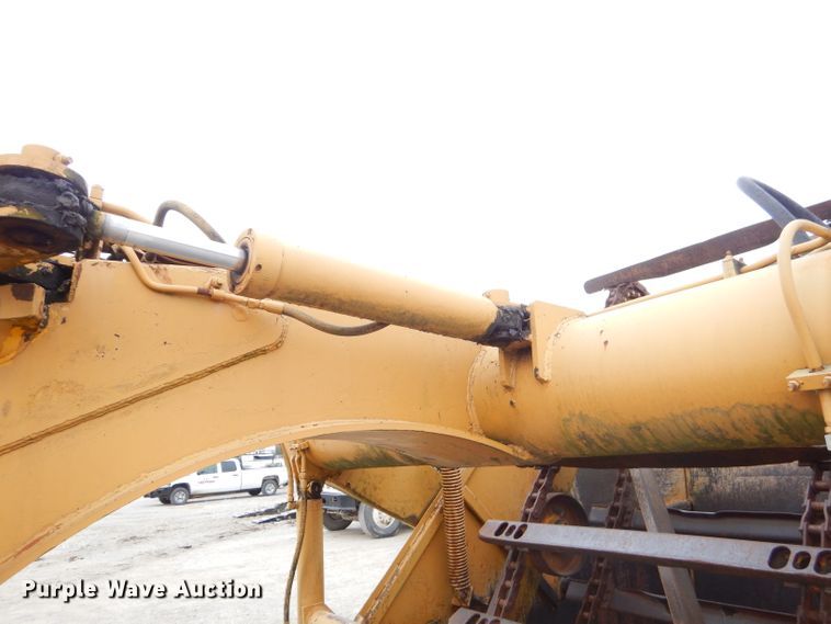 image for item FA9907 International elevating scraper