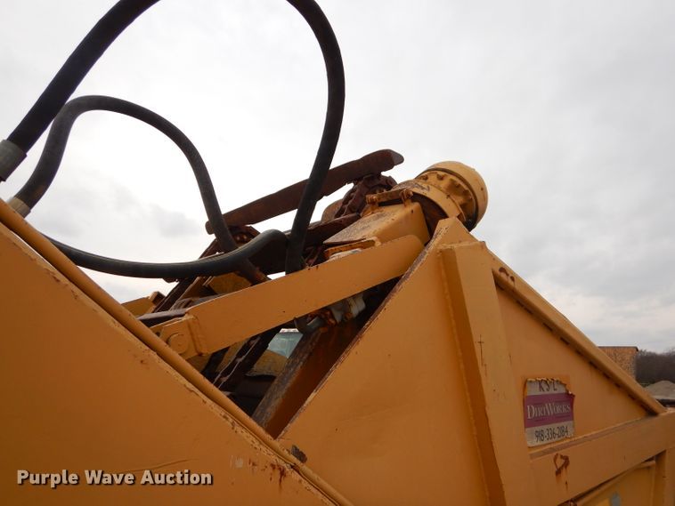 image for item FA9907 International elevating scraper