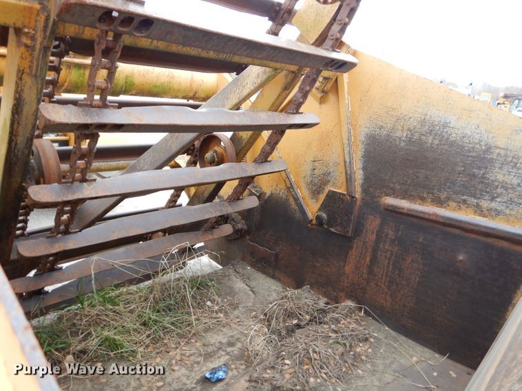 image for item FA9907 International elevating scraper