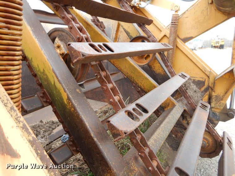 image for item FA9907 International elevating scraper