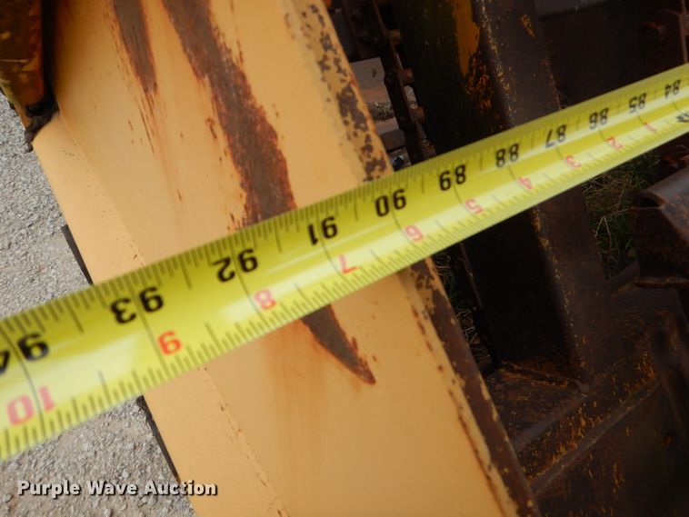 image for item FA9907 International elevating scraper