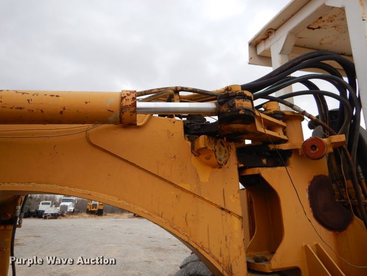 image for item FA9907 International elevating scraper