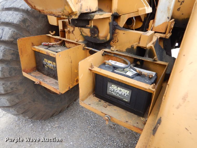 image for item FA9907 International elevating scraper