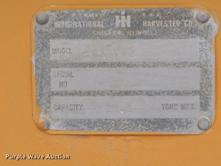 image for item FA9907 International elevating scraper