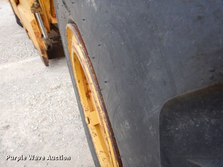 image for item FA9908 1982 International 412B elevating scraper