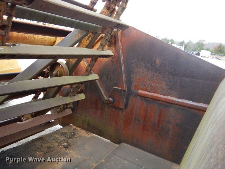 image for item FA9908 1982 International 412B elevating scraper