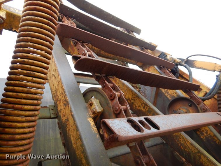 image for item FA9908 1982 International 412B elevating scraper