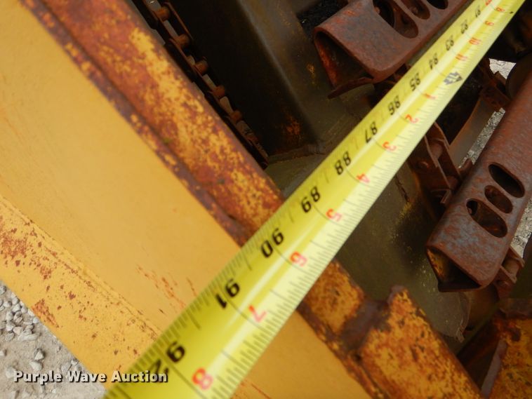 image for item FA9908 1982 International 412B elevating scraper