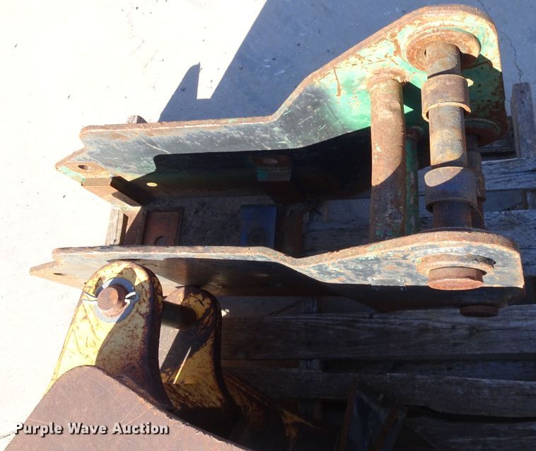 image for item GC9112 (3) 18"W excavator buckets