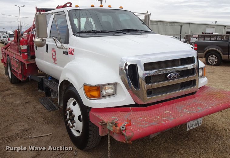 image for item GC9120 2015 Ford F650 Super Duty winch truck