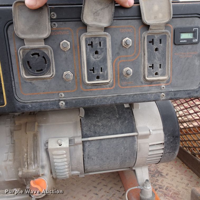 image for item GC9120 2015 Ford F650 Super Duty winch truck