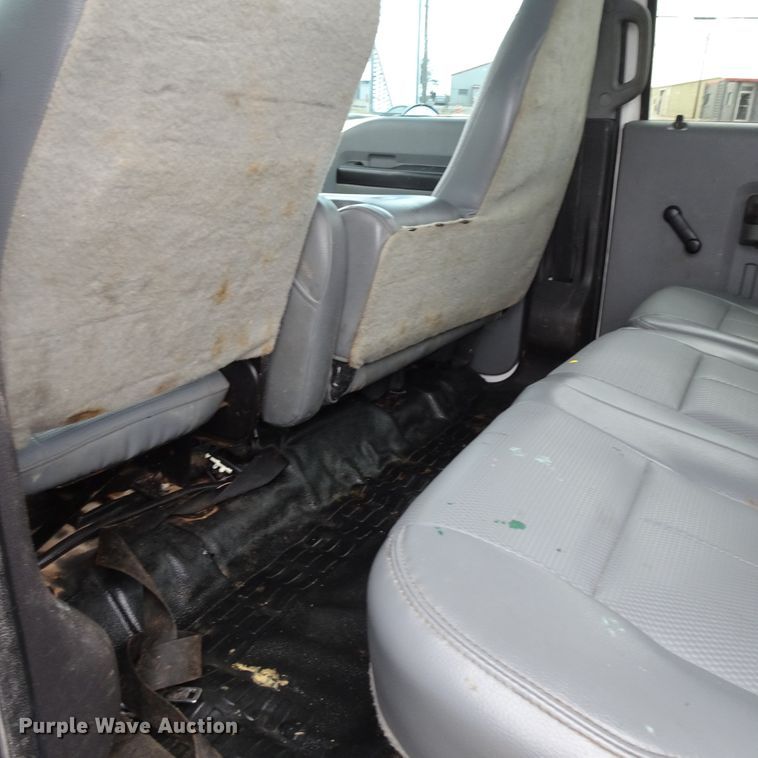 image for item GC9120 2015 Ford F650 Super Duty winch truck