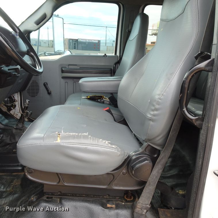 image for item GC9120 2015 Ford F650 Super Duty winch truck