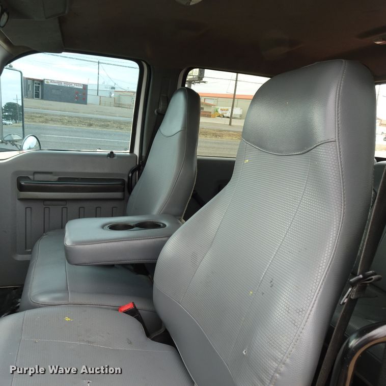 image for item GC9120 2015 Ford F650 Super Duty winch truck