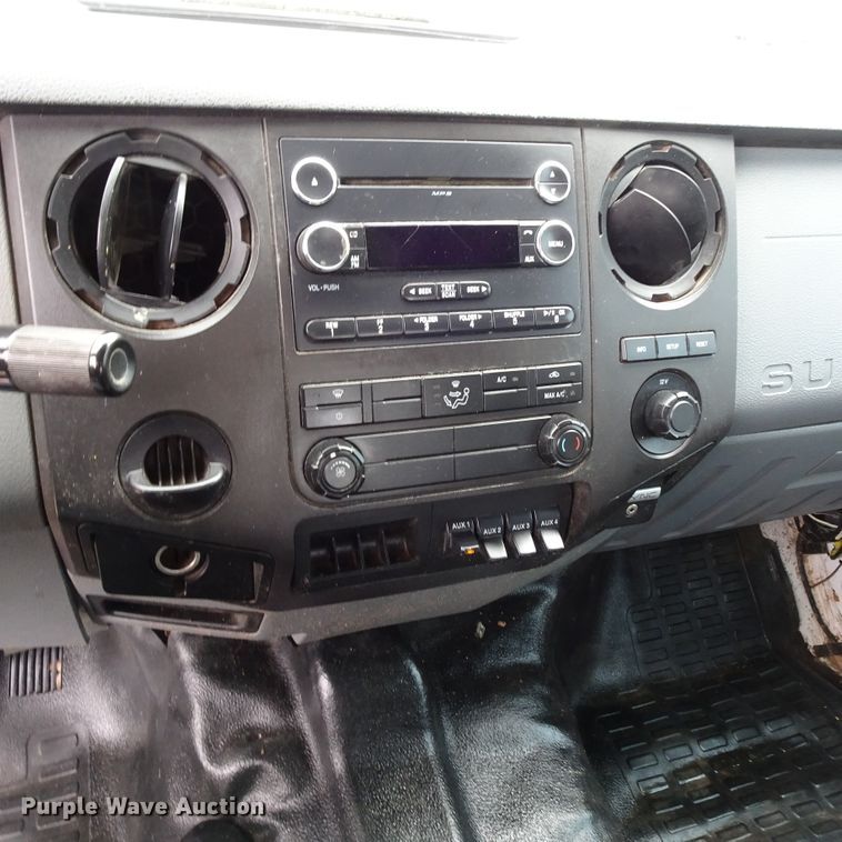 image for item GC9120 2015 Ford F650 Super Duty winch truck