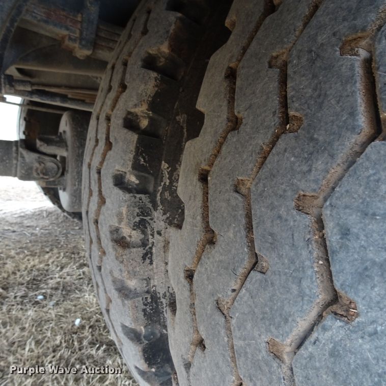 image for item GC9120 2015 Ford F650 Super Duty winch truck