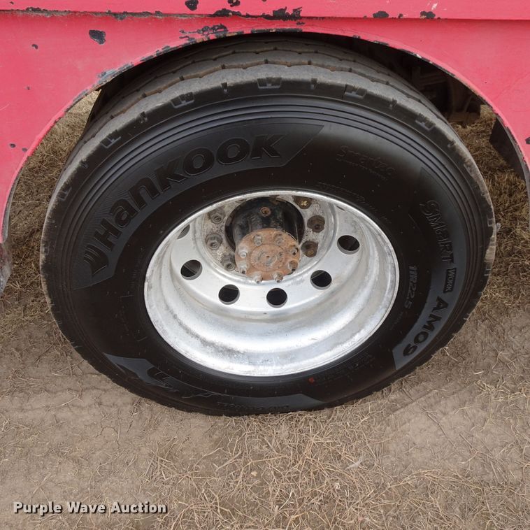 image for item GC9120 2015 Ford F650 Super Duty winch truck