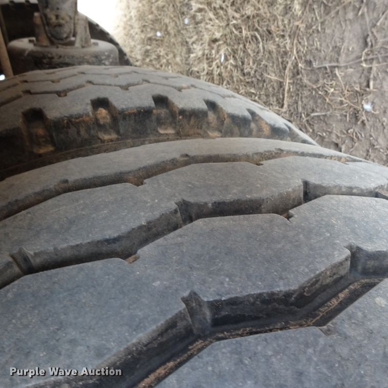 image for item GC9120 2015 Ford F650 Super Duty winch truck