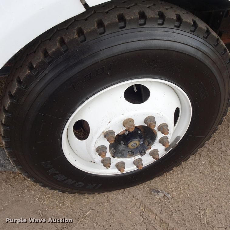 image for item GC9120 2015 Ford F650 Super Duty winch truck