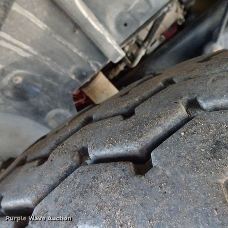 image for item GC9120 2015 Ford F650 Super Duty winch truck