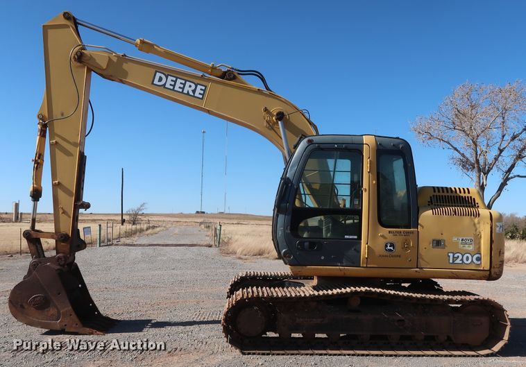 image for item GD9869 2005 John Deere 120C excavator