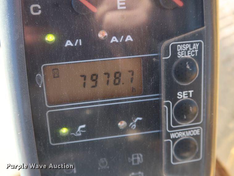 image for item GD9869 2005 John Deere 120C excavator