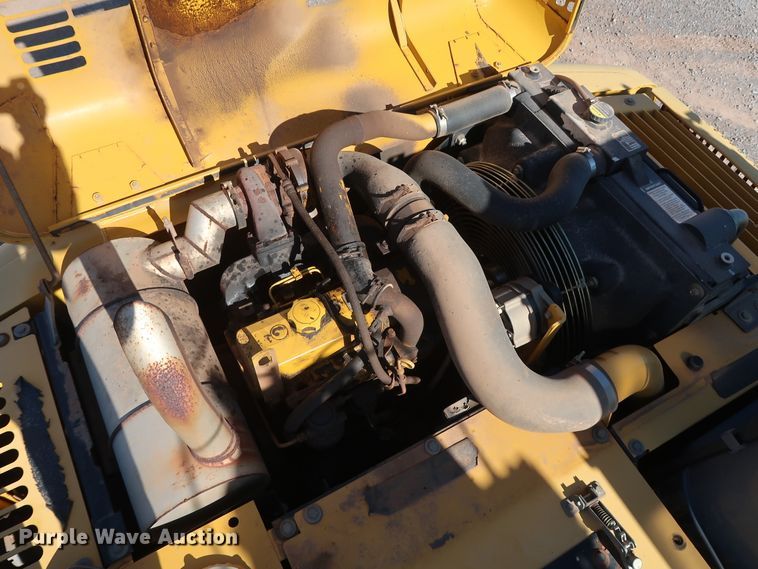 image for item GD9869 2005 John Deere 120C excavator