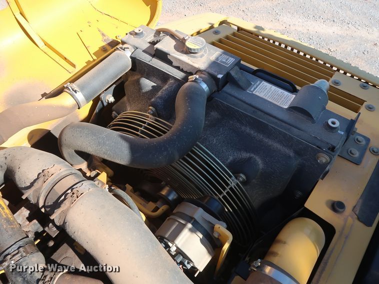 image for item GD9869 2005 John Deere 120C excavator