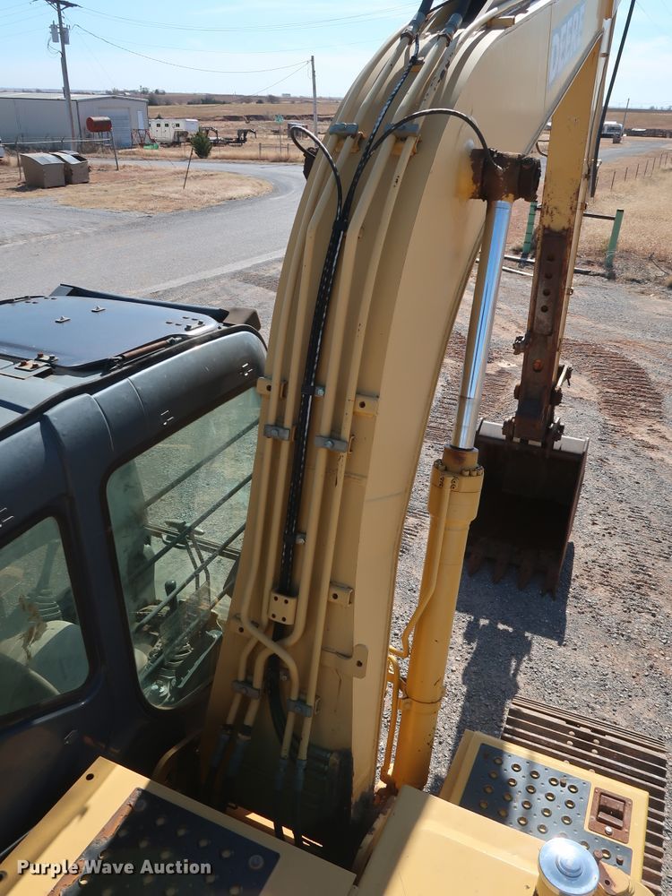 image for item GD9869 2005 John Deere 120C excavator