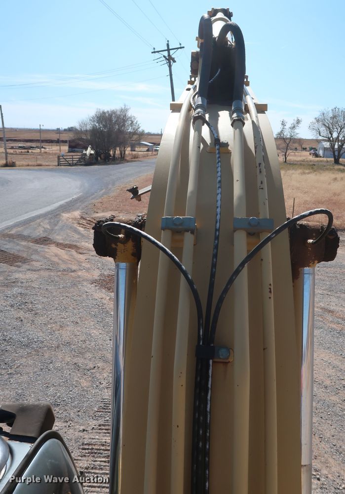 image for item GD9869 2005 John Deere 120C excavator